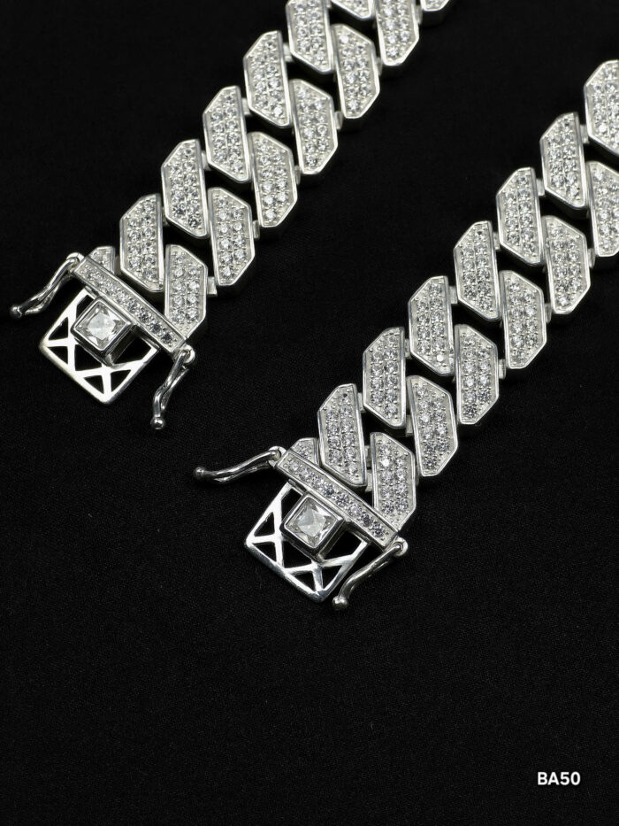 z6417672023518 ed21de4375e7d9ae7201563e73ad74fd 1