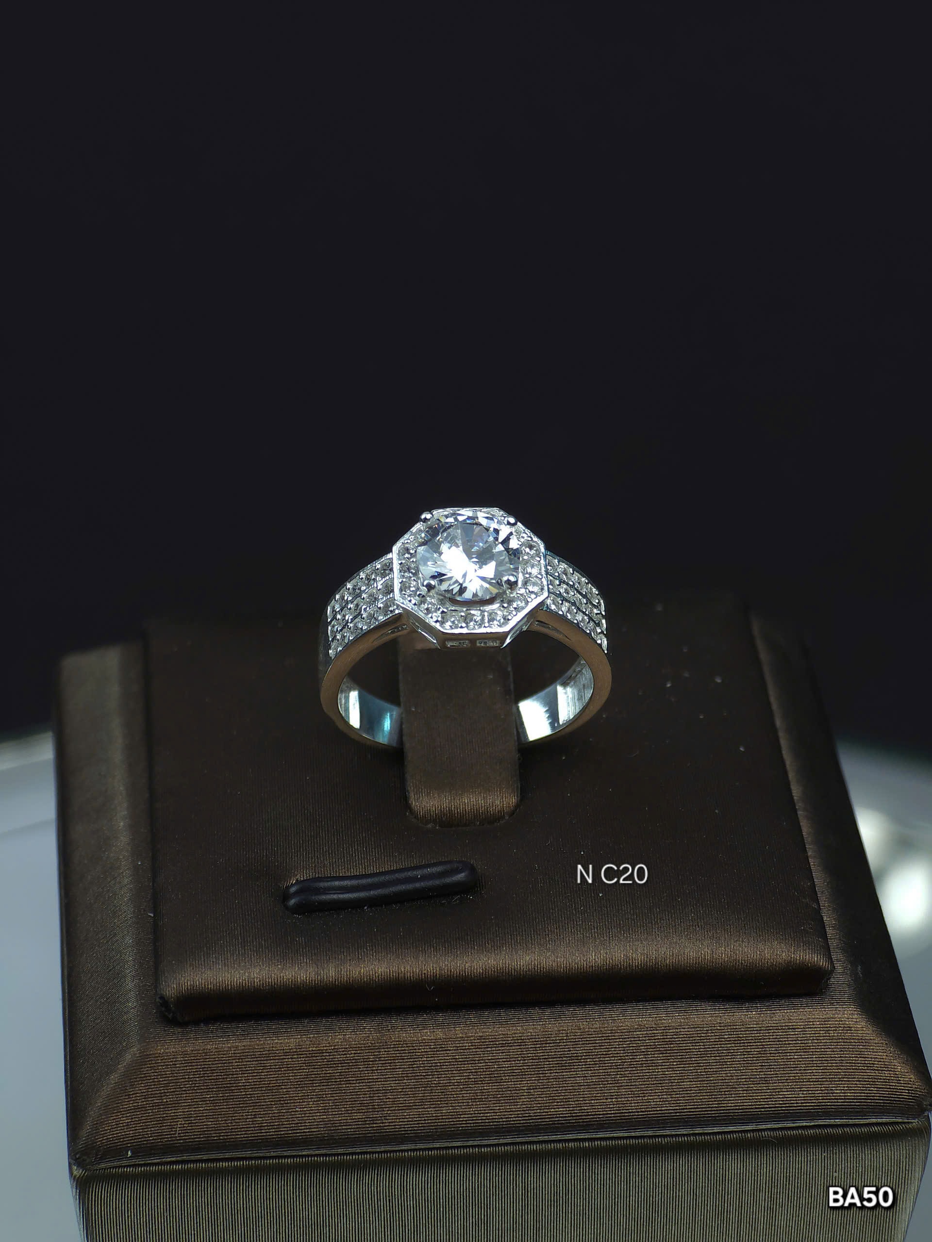 Nhẫn Nữ Bạc Ổ Đá Cao Sang Trọng