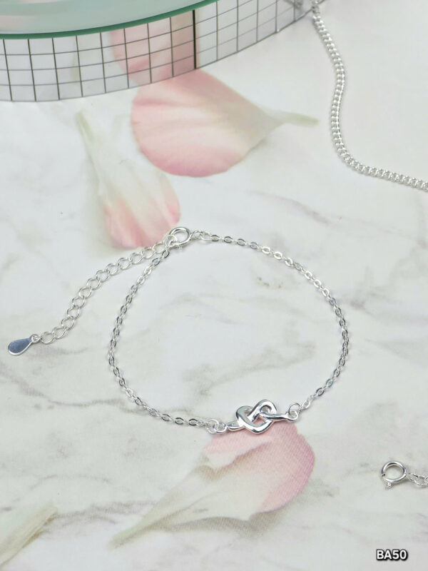 z6430774567162 8912abed5b262e7e5e09026ae76365ff 1