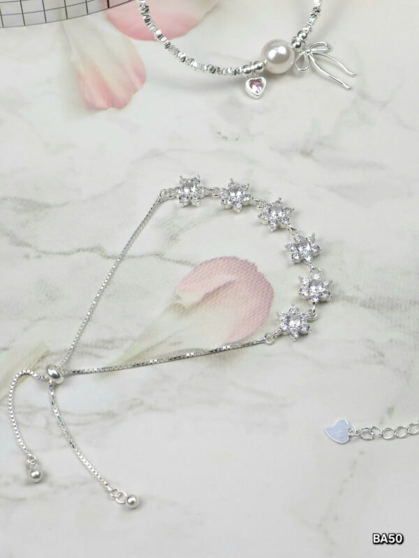 z6430774574378 b988fc21414b8f73776a6807a0d096bd 1