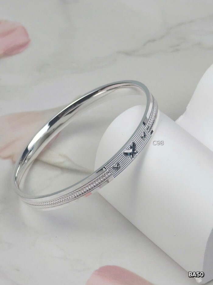 z6443132119394 39728426187327910b878085008cc182