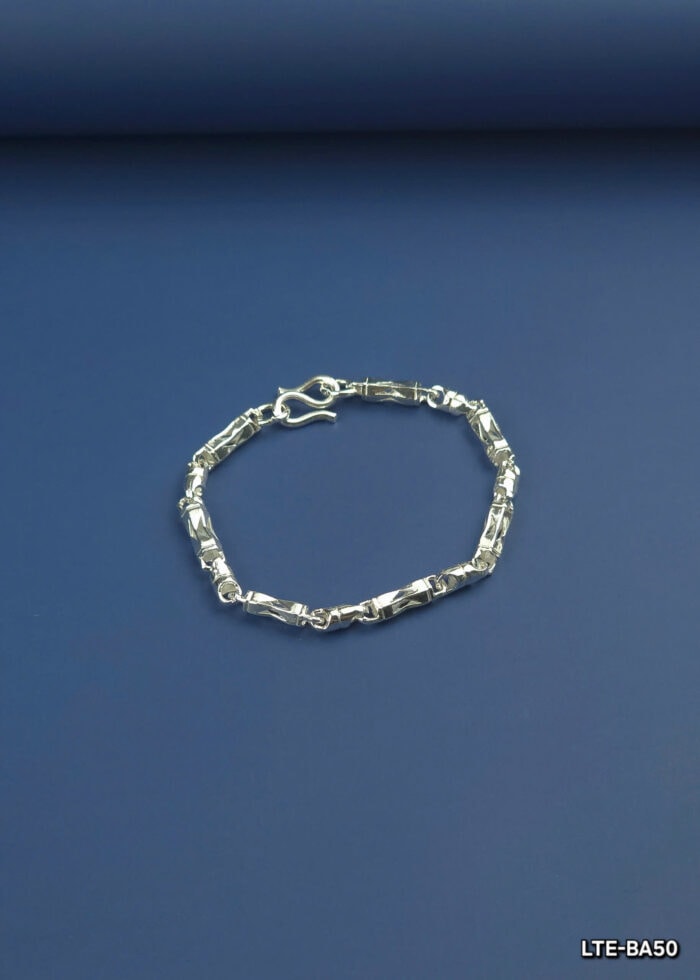 z6443784325208 bb12bde165d7b5021369cdf7c4ba22ff