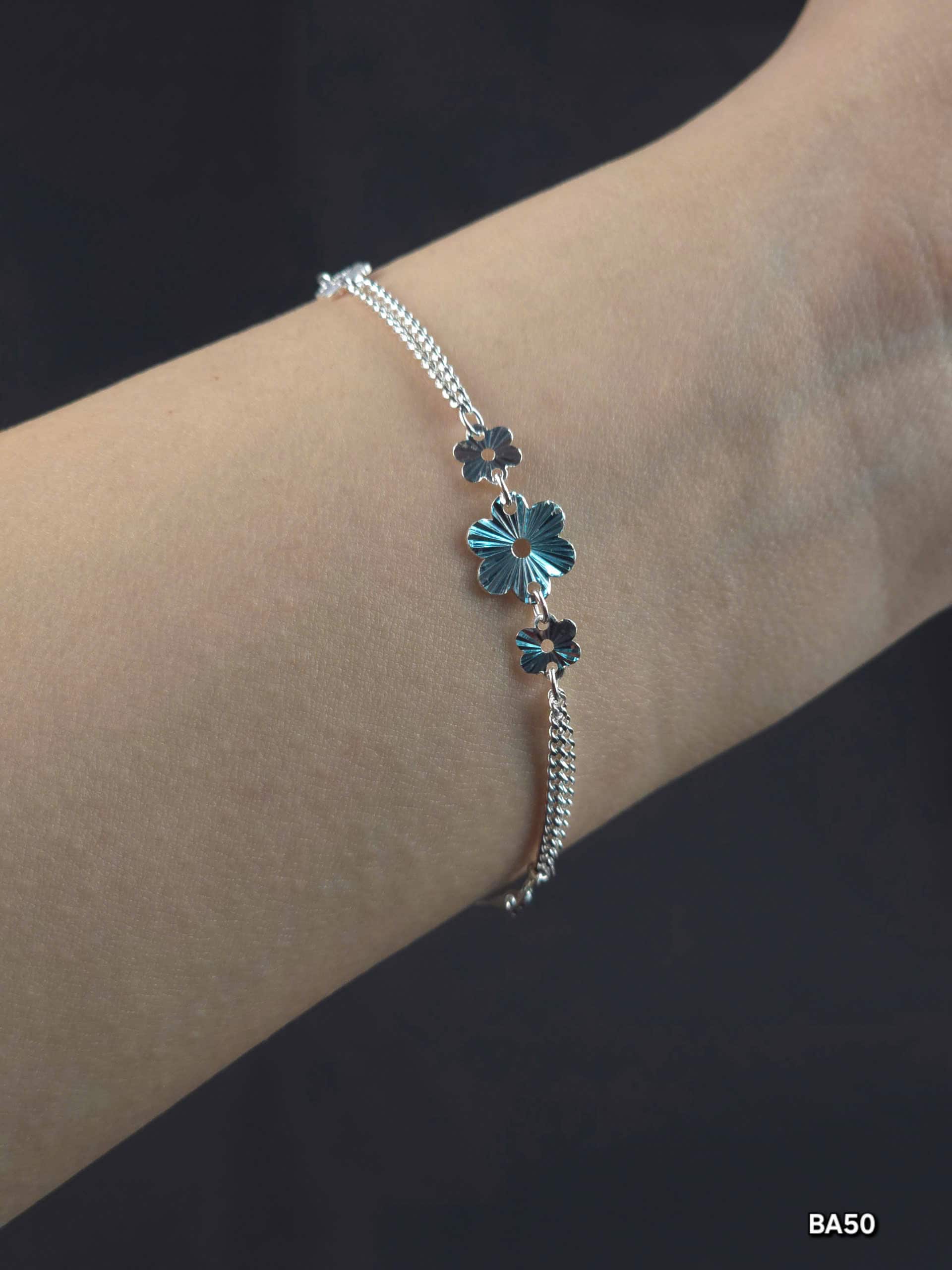 Lắc Tay Bạc Nữ