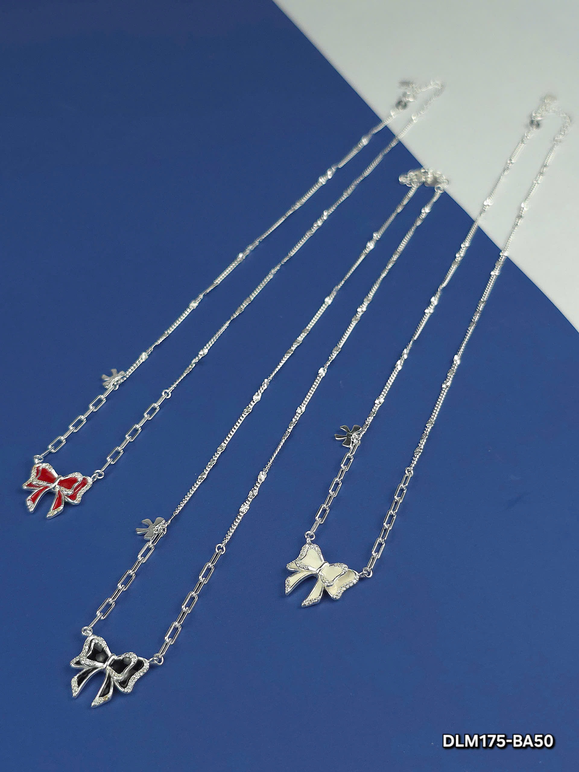 Dây chuyền mặt nơ đỏ